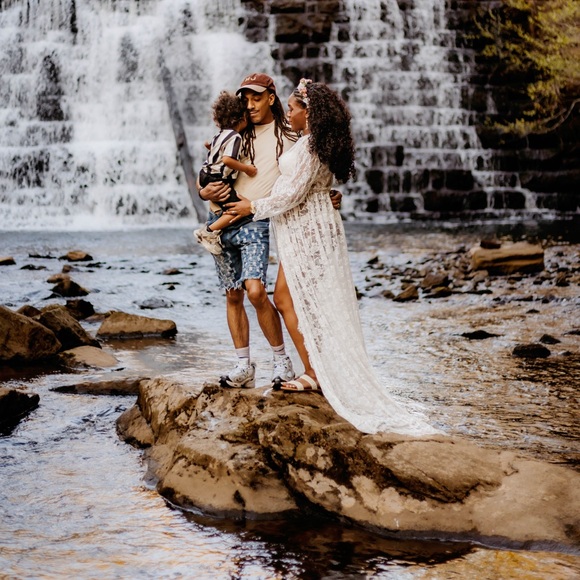 MEET YOUR POSHER - Picture 1 of 4